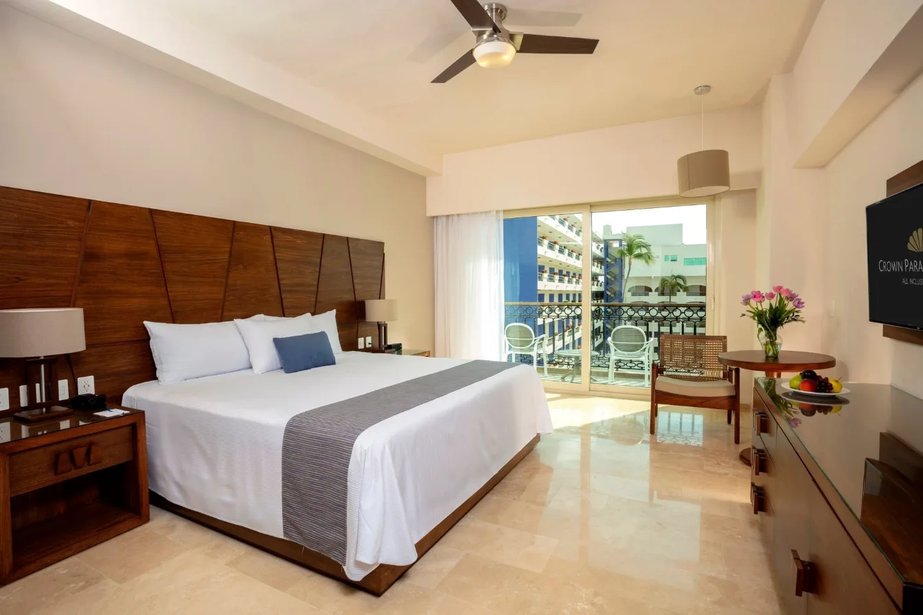 Crown Paradise Golden Puerto Vallarta